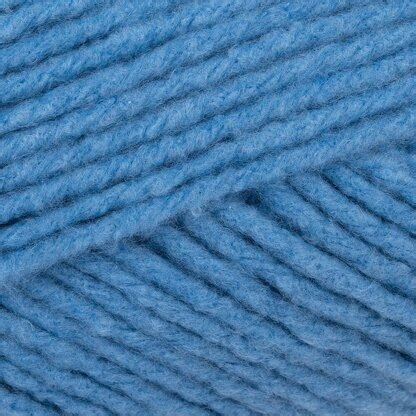 Bernat Forever Fleece 61027 Ballpoint Blue made out of polyester